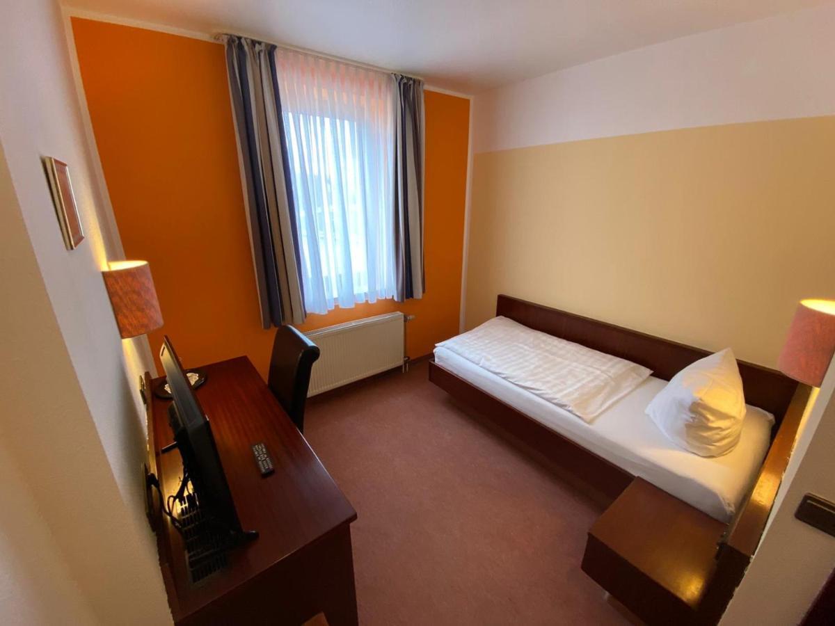 Hotel Goldener Loewe Zeulenroda-Triebes Екстериор снимка