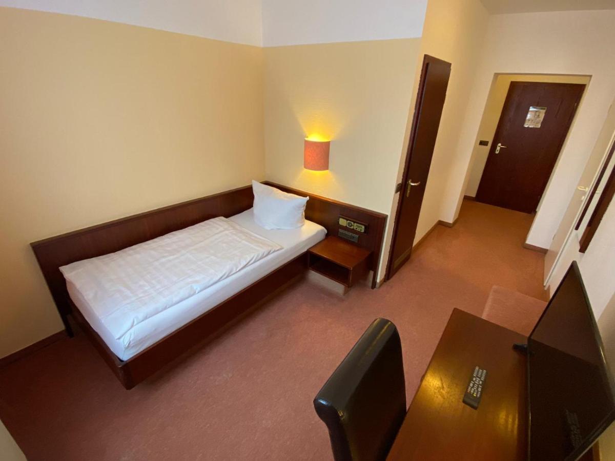 Hotel Goldener Loewe Zeulenroda-Triebes Екстериор снимка