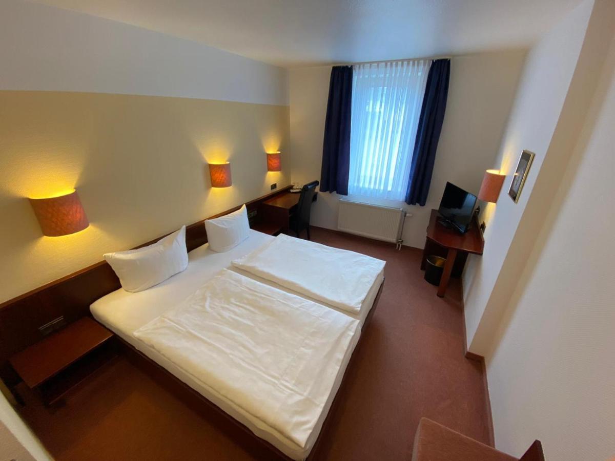 Hotel Goldener Loewe Zeulenroda-Triebes Екстериор снимка
