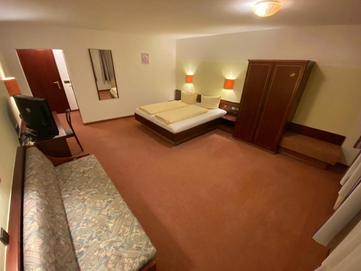 Hotel Goldener Loewe Zeulenroda-Triebes Екстериор снимка