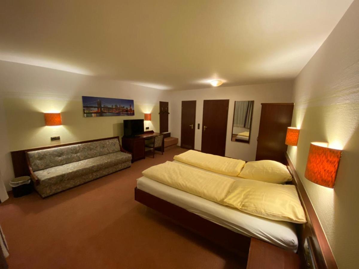 Hotel Goldener Loewe Zeulenroda-Triebes Екстериор снимка