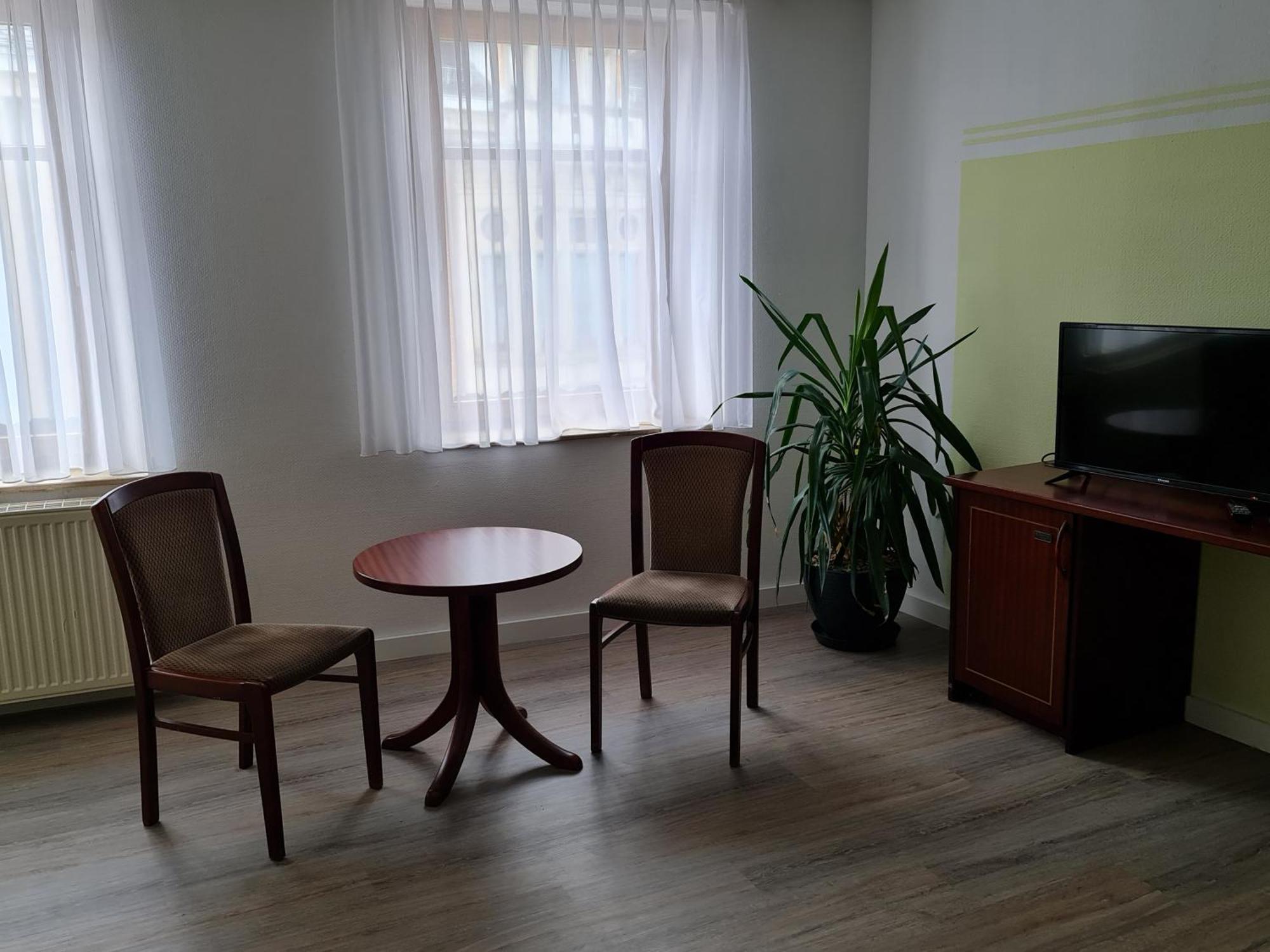 Hotel Goldener Loewe Zeulenroda-Triebes Екстериор снимка
